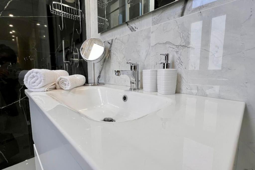 Urban House - Modern Flat Navigli Milan Center Apartment Exterior photo